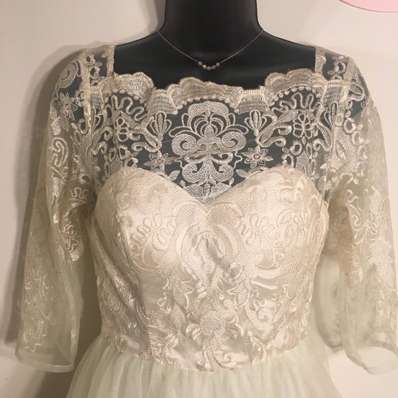 Chi Chi London Gilded Grace Lace Dress - Picture 3 of 8